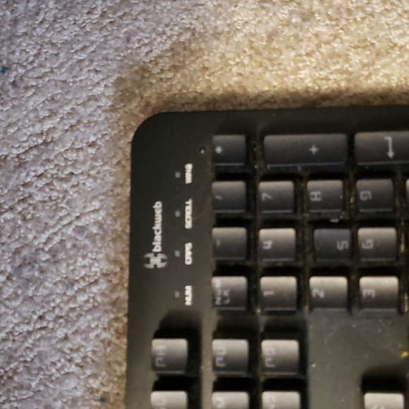 Blackweb wired light up keyboard - Picture 5 of 6